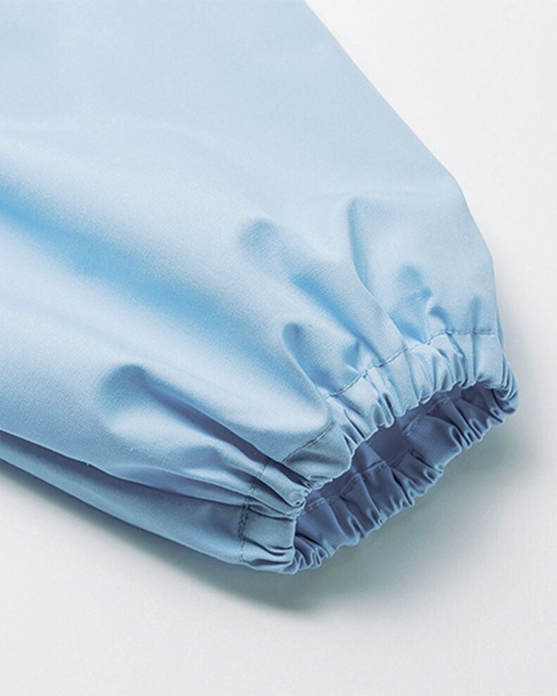 袖口部分はゴム入り加工