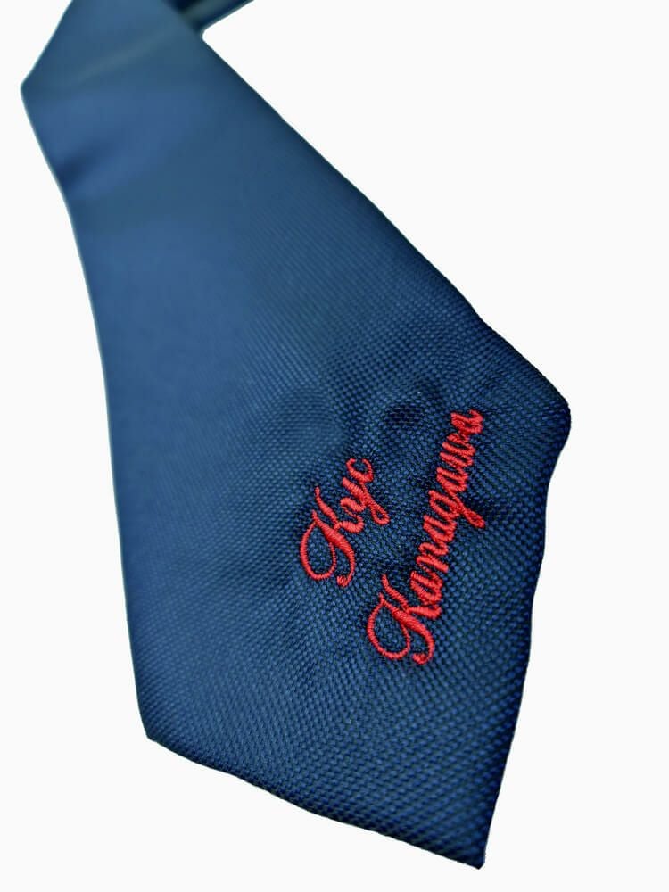 ネクタイにもオリジナル刺繍だと高級感たっぷりです