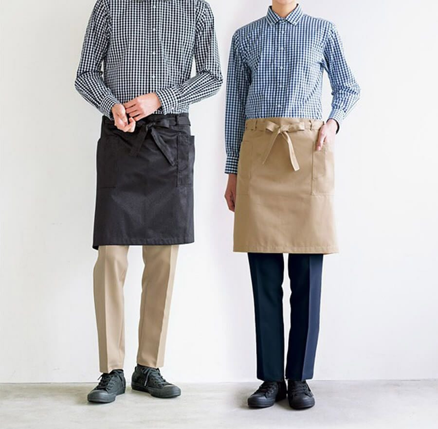 テーパードパンツ着用写真