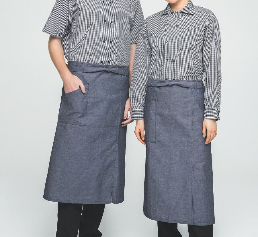 腰巻きエプロン着用写真