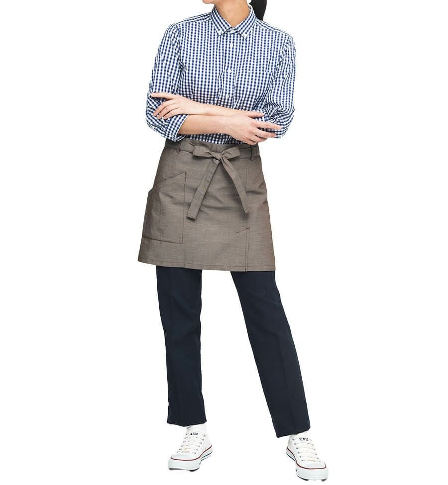 腰巻きショートサロンエプロン着用写真