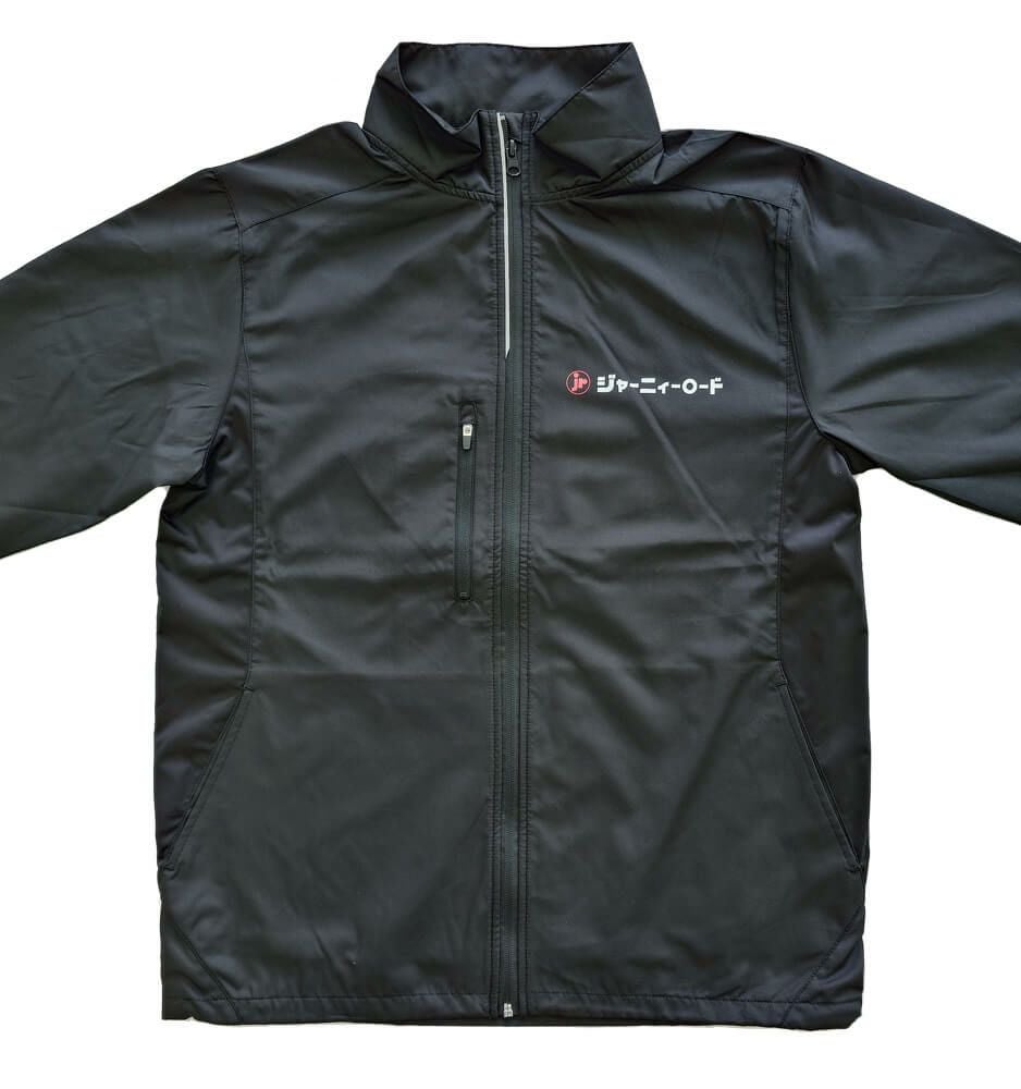 ジャーニーロード様のオリジナルジャンパーの左胸にも名入れさせていただいております。<br>こちらは2色プリントでございます。