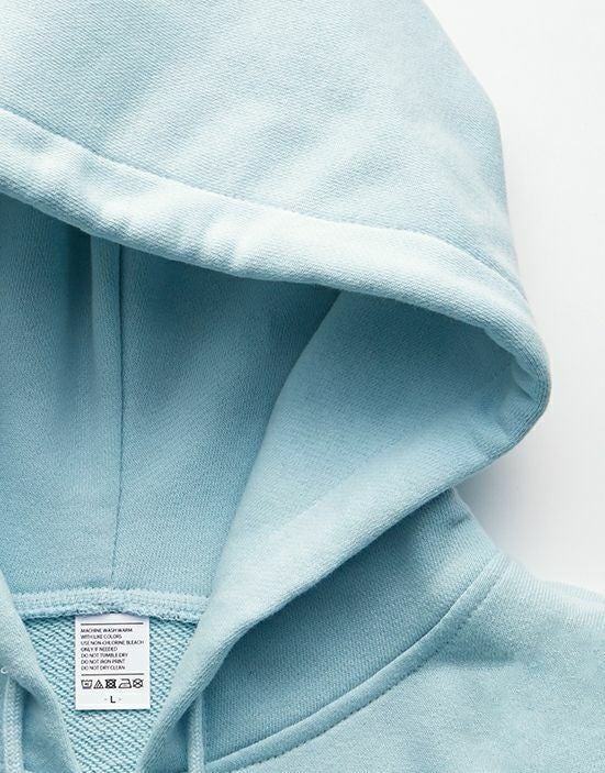 フード二枚重ね：フードの立体感を重視