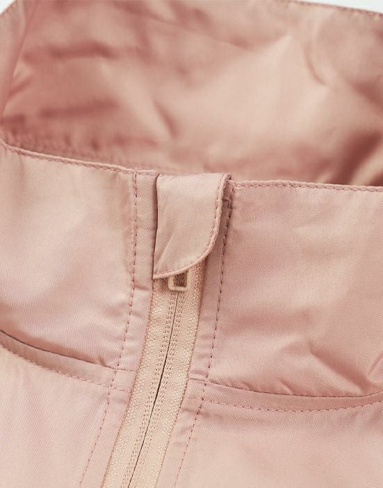 チンガード付き