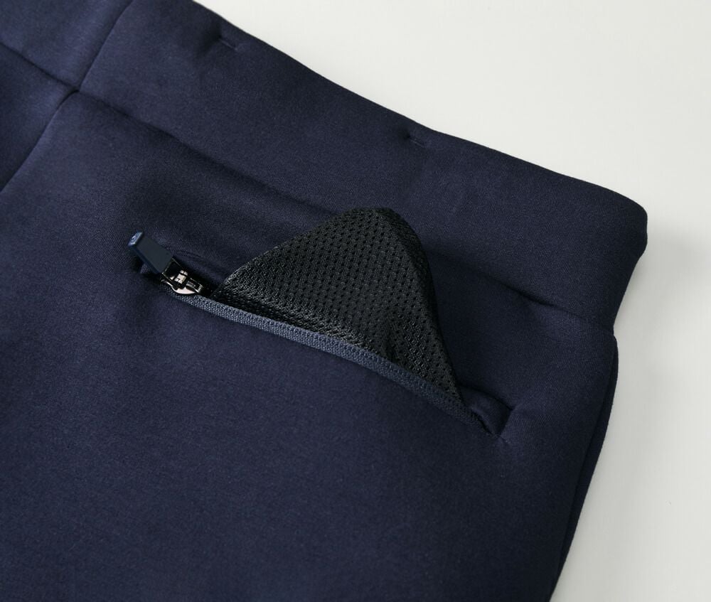 ブラックとネイビーにはブラックカラーのメッシュを使用