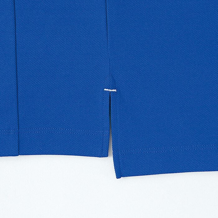 スリット入りなうえに、後ろが長いので前かがみになっても背中が出にくいです。