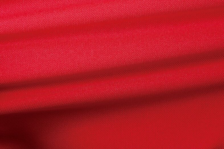 ストレッチ素材<br>体の動きに合わせて伸縮するストレッチ素材を採用。ツッパリ感のない着心地の良さが魅力。