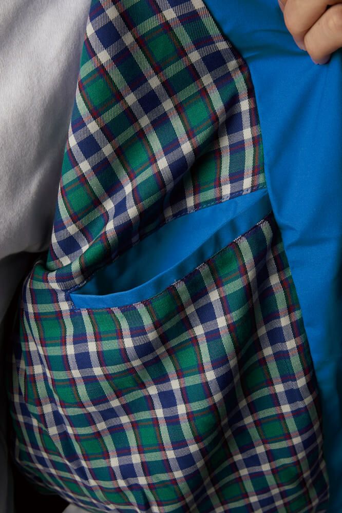 内ポケット<br>手帳やスマートフォンなど、すぐに取り出せる便利な内ポケットが標準仕様。