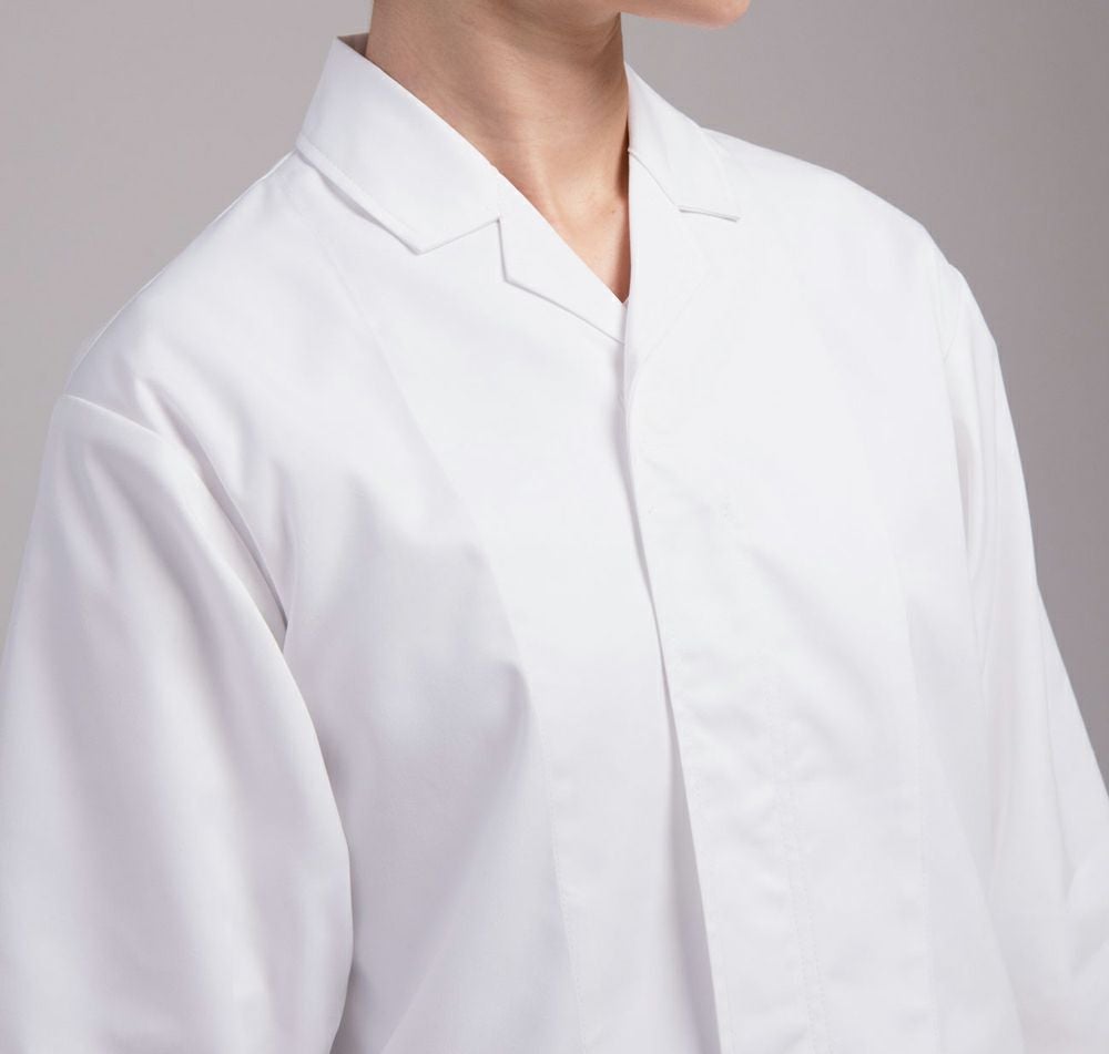 前立て：耐熱テーピースナッパーを使用している為、高温のリネン洗濯にも対応します。