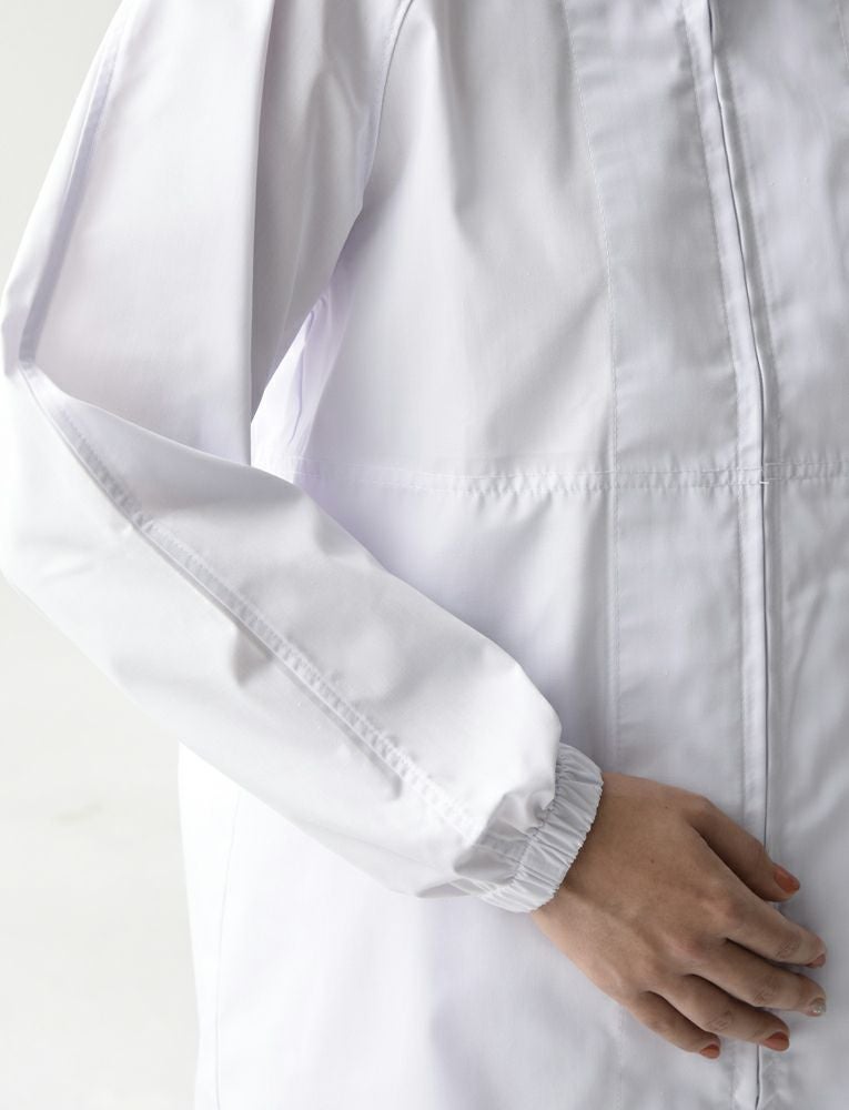 ポケット：異物の持ち込みや埃の付着を防ぐため、ポケットは付けていません。