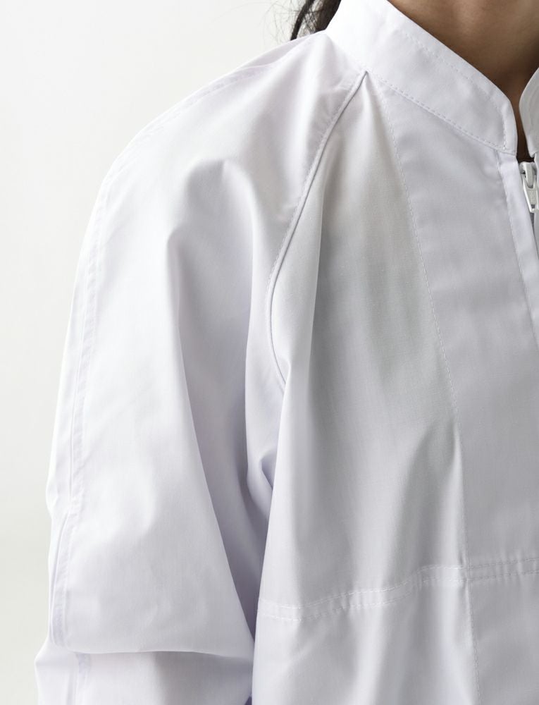 ポケット：異物の持ち込みや埃の付着を防ぐため、ポケットは付けていません。