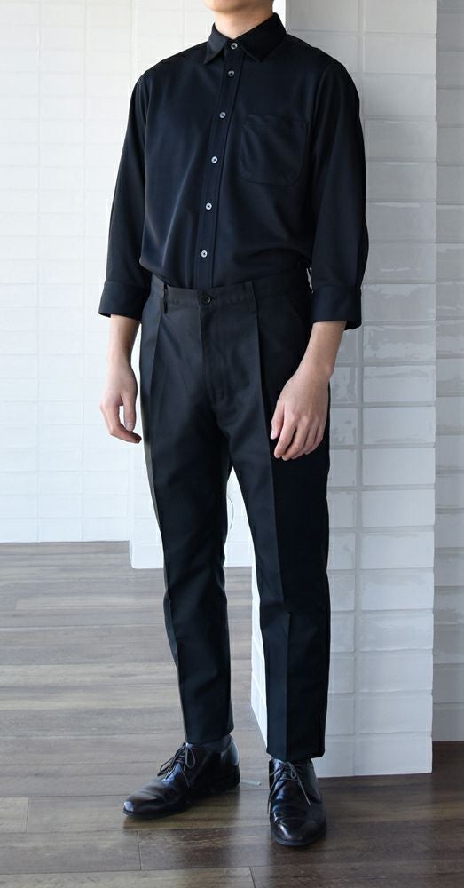 男性：ブラック