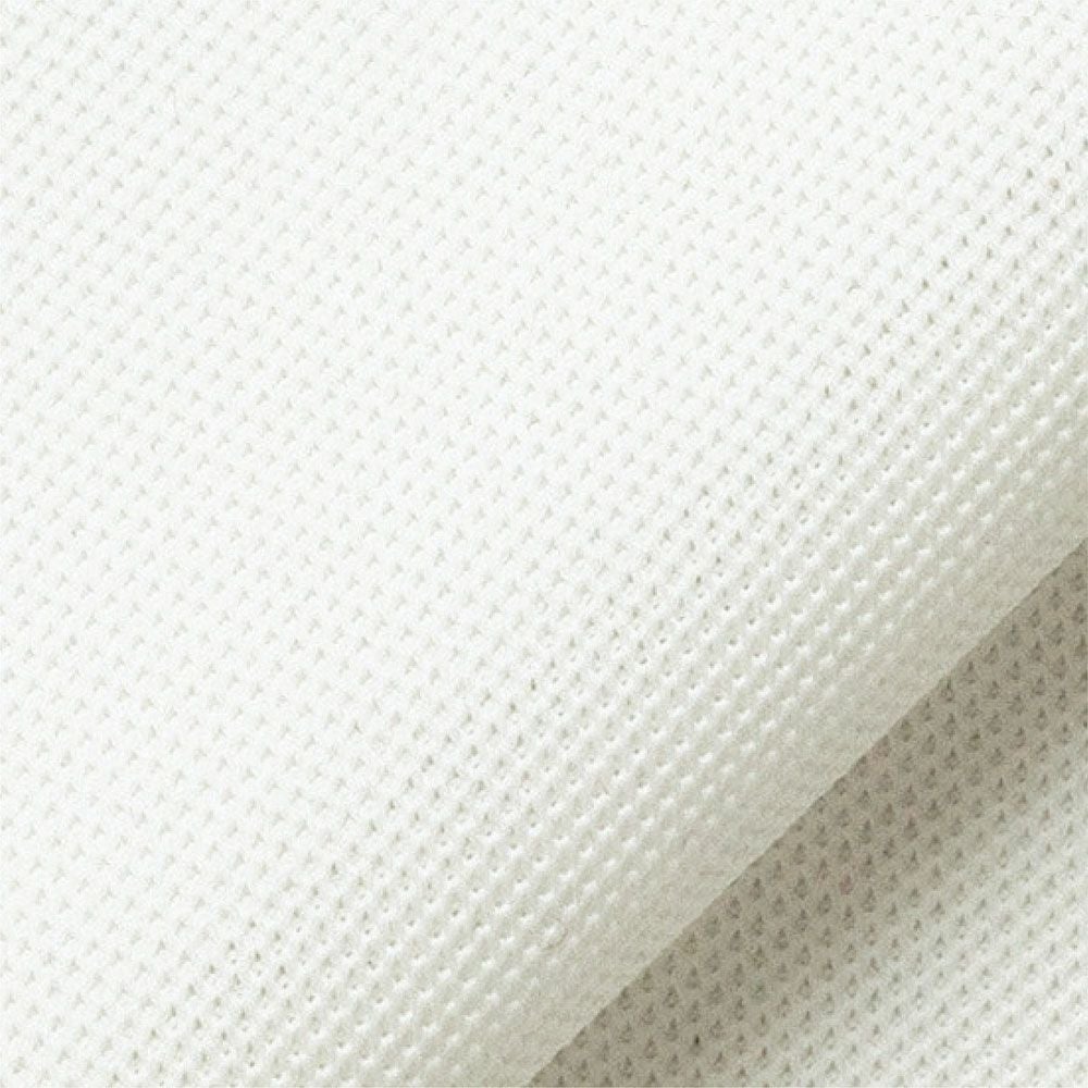 鹿の子［ポリエステル100％］<br>格子状に繊維が縫い込まれている為、摩擦などに非常に強い素材。強度がありながら薄くストレッチ性があり非常に軽い。