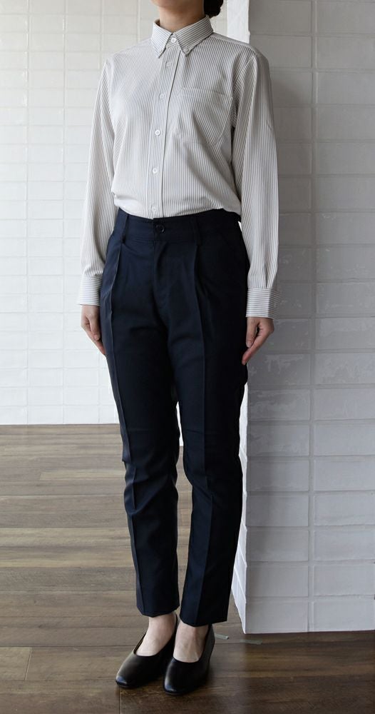 女性：ホワイト×ベージュ