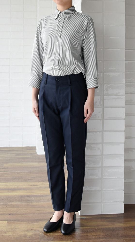 女性：ホワイト×グレー