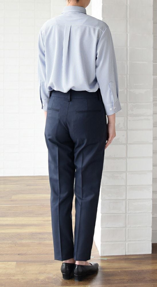 女性：ホワイト×ブルー