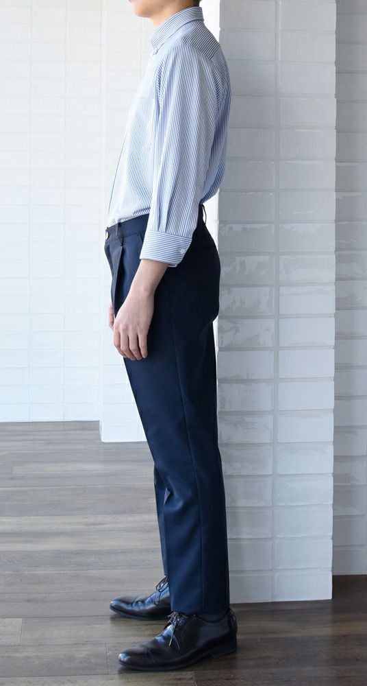 男性：ホワイト×ブルー