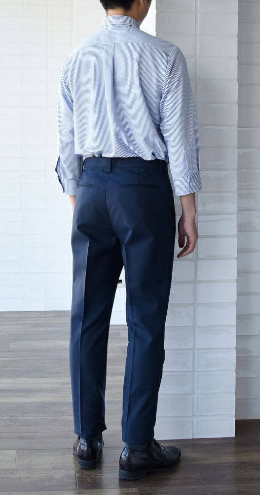 男性：ホワイト×ブルー