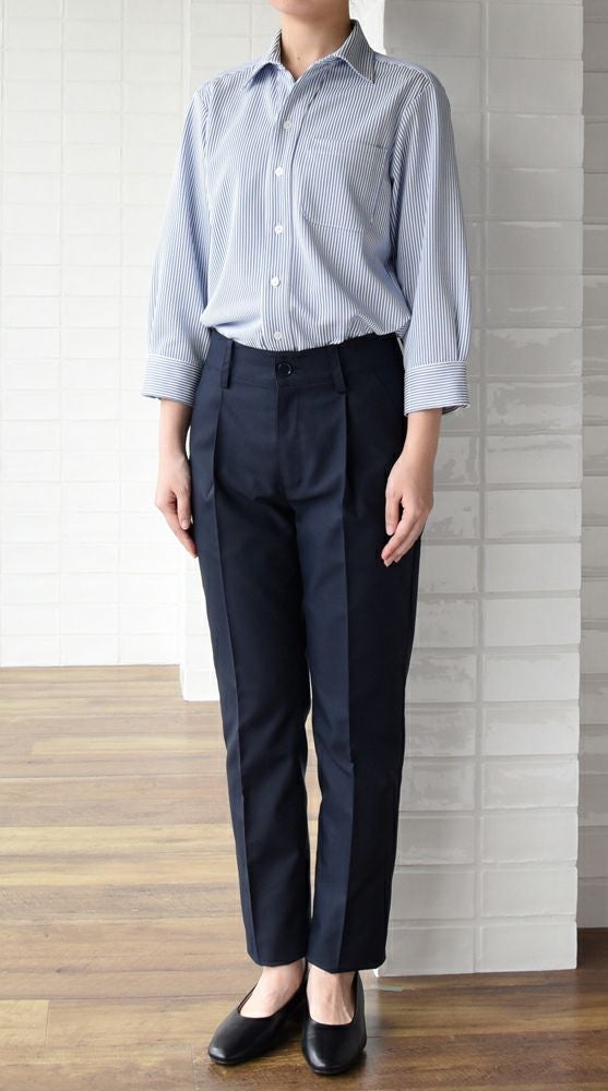 女性：ホワイト×ブルー