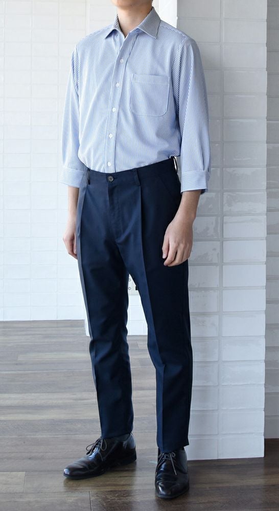 男性：ホワイト×ブルー