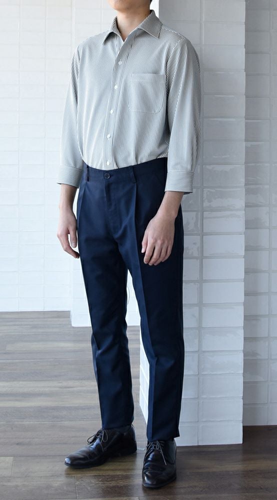 男性：ホワイト×グレー