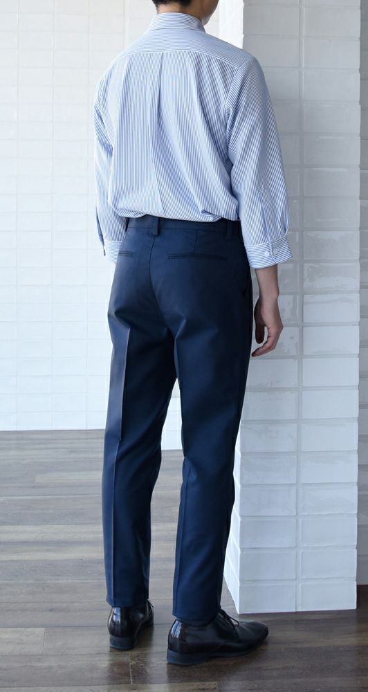 男性：ホワイト×ブルー