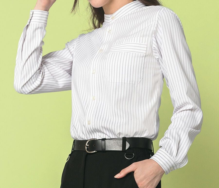 バンドカラーシャツ着用写真