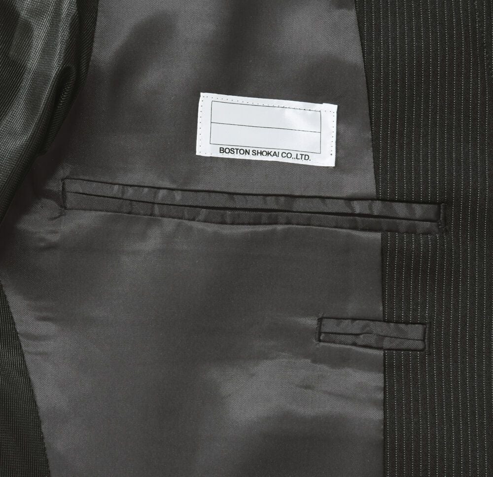 A5書類が縦折で入ります。ペンが2本入ります。