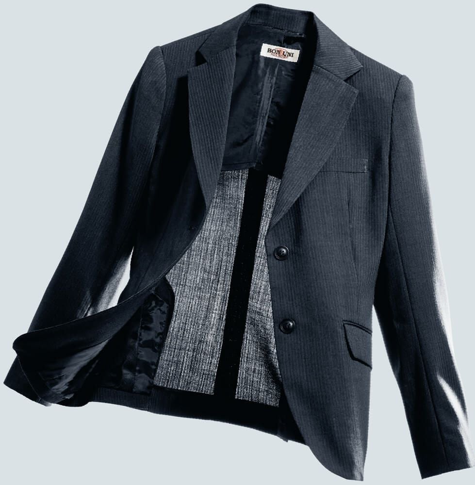 ウール混なのに8%のストレッチ。軽い、制電、そして夏涼しく、冬暖かな着心地を実現しました。