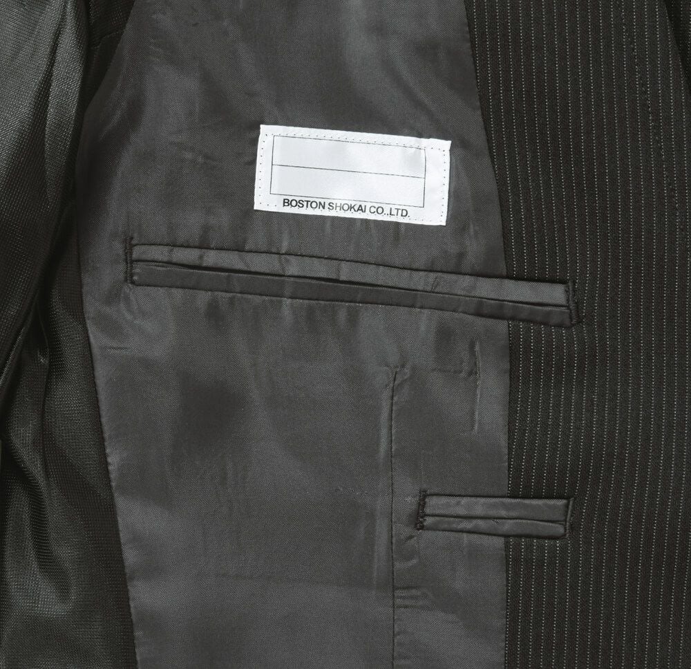 A5書類が縦折で入ります。ペンが2本入ります