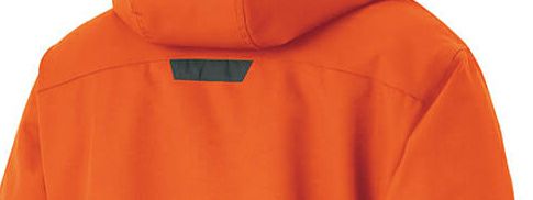 反射材（黒反射）<br>前立、ポケット、後ヨーク箇所にデザインを損ねない黒反射材を採用。夜間の視認性を確保。