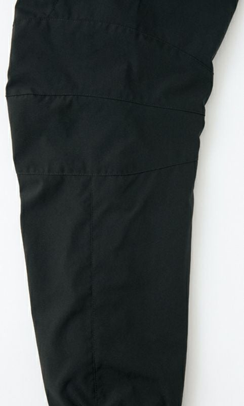 HUMA3D<br>人間の体を研究した立体裁断で動きやすさを追求。