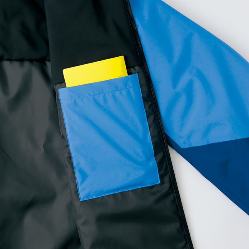 内ポケット<br>左胸内側にポケット付。