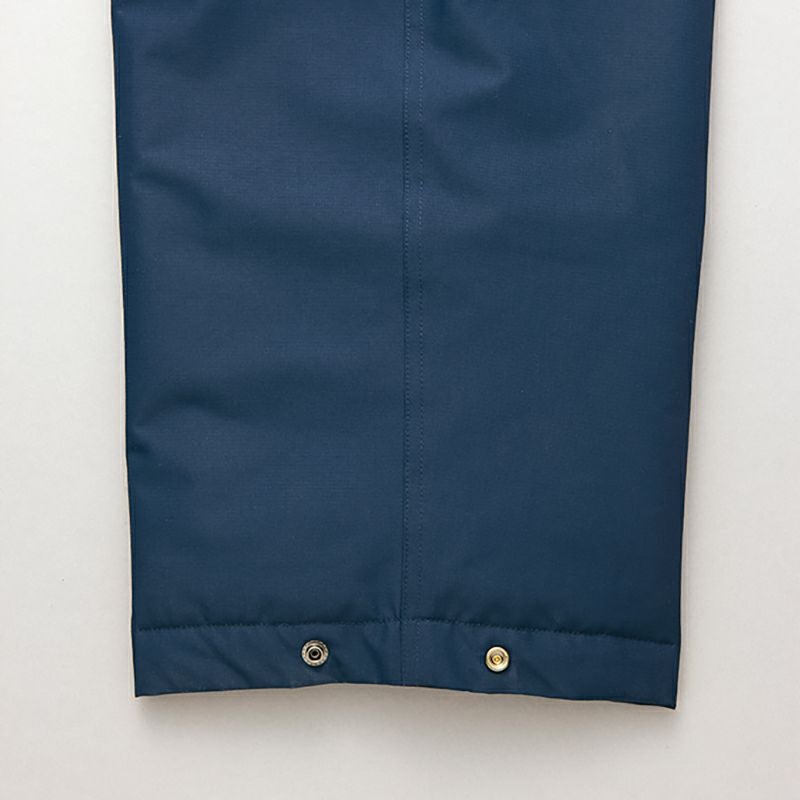 二重裾口<br>裾口は二重で寒気の侵入を防ぎ、保温性を高めます。