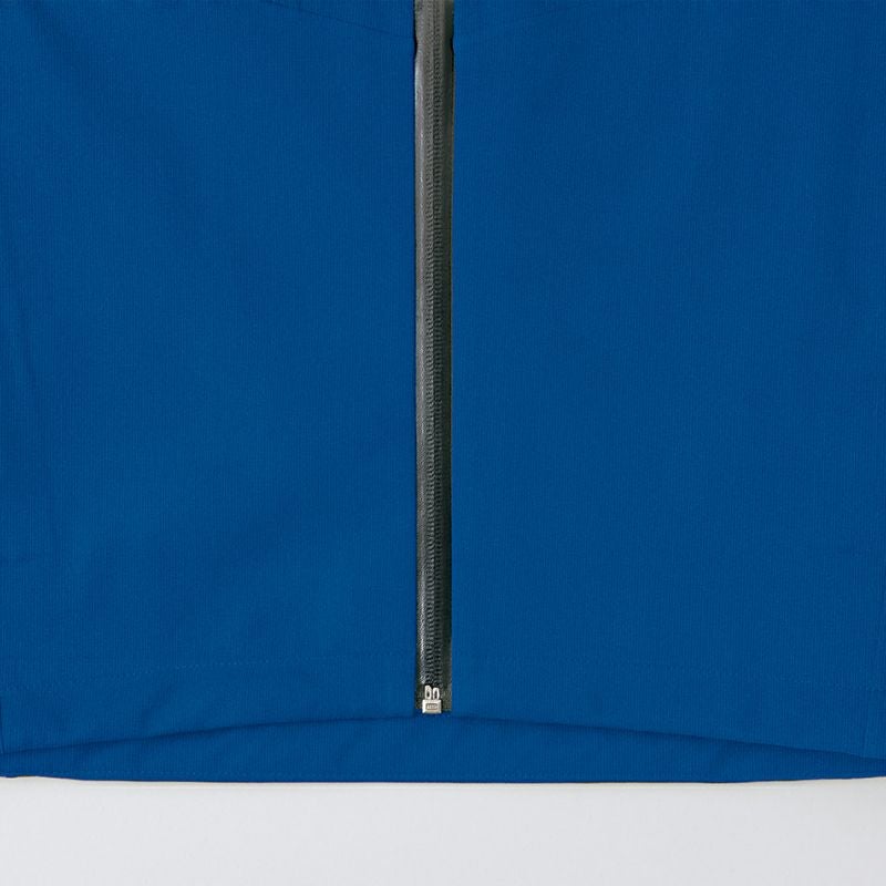 内前立て<br>雨風の侵入を防ぐ内前立て仕様。