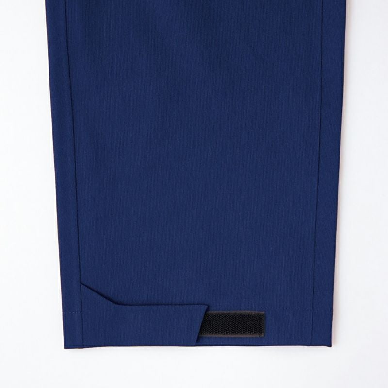 裾口調整<br>マジックテープ仕様で裾口の調整が可能。