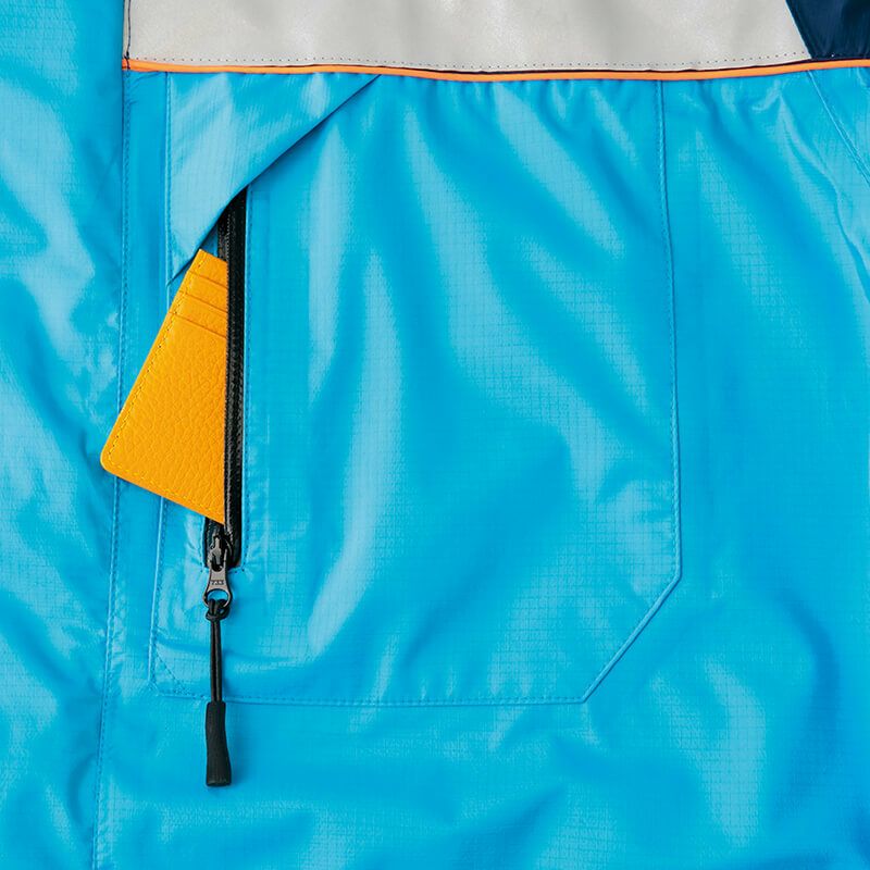 YKK止水ファスナー<br>止水性が高く、ポケット内に早くアクセスできます。