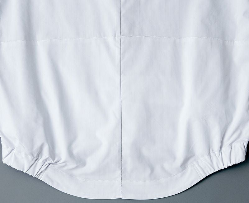 裾ラウンド<br>裾がラウンドしているので、屈んだ時にお尻が隠れるパターン。