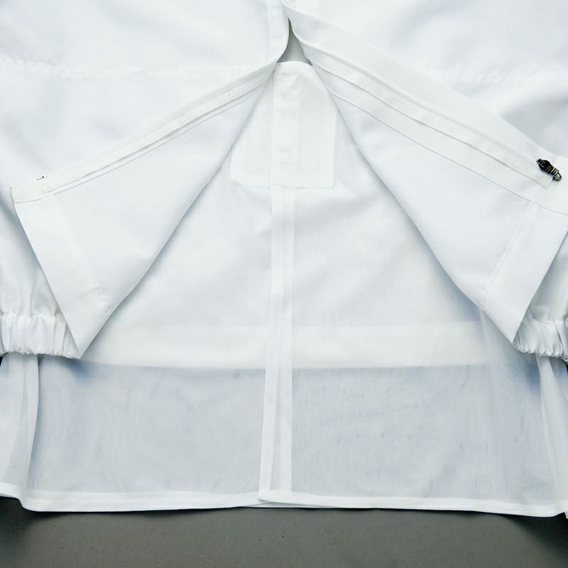 インナーガード<br>見頃には内側に毛髪や体毛落下をガードする二重構造のインナーガード付。素材はやわらかく動きやすいニットや織物素材を使用。