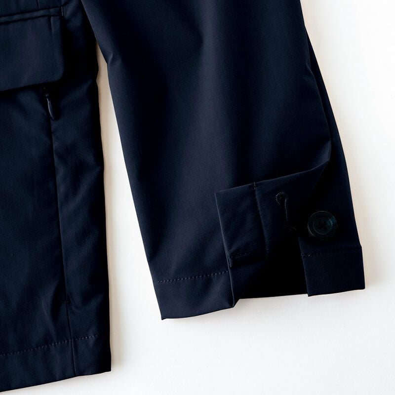 袖本開き<br>袖口はボタンで開閉。手洗い時にも便利。