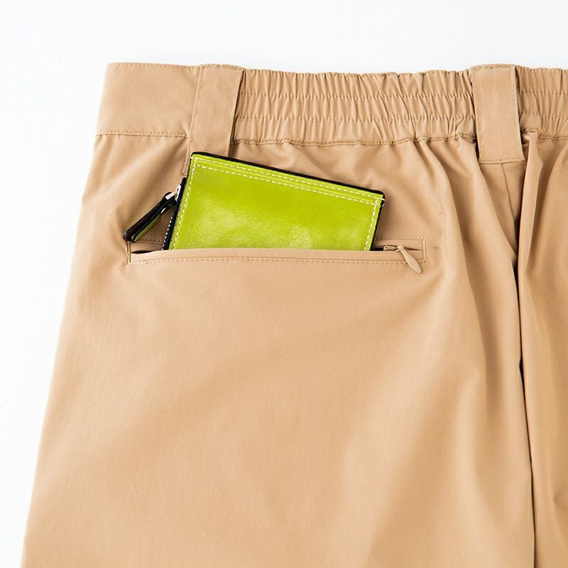 ヒップポケット<br>右両玉縁ポケット。左はファスナー付。