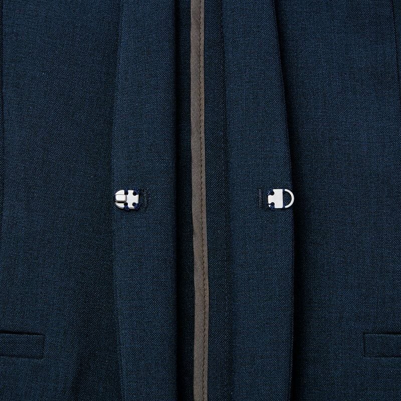 フロントホック<br>シンプルデザインにマッチした、さりげないフロントホック仕様