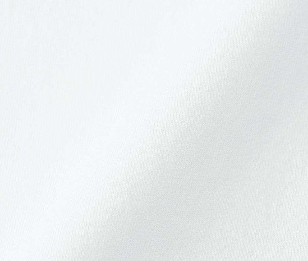 生地には無骨でシャリ感が味わえるオープンエンド糸を採用