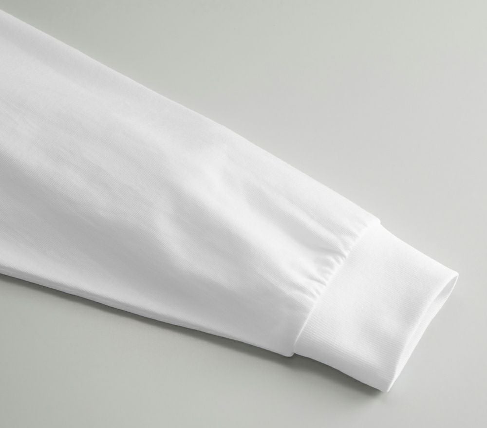 袖口は2.1インチ幅の長めのリブ仕様