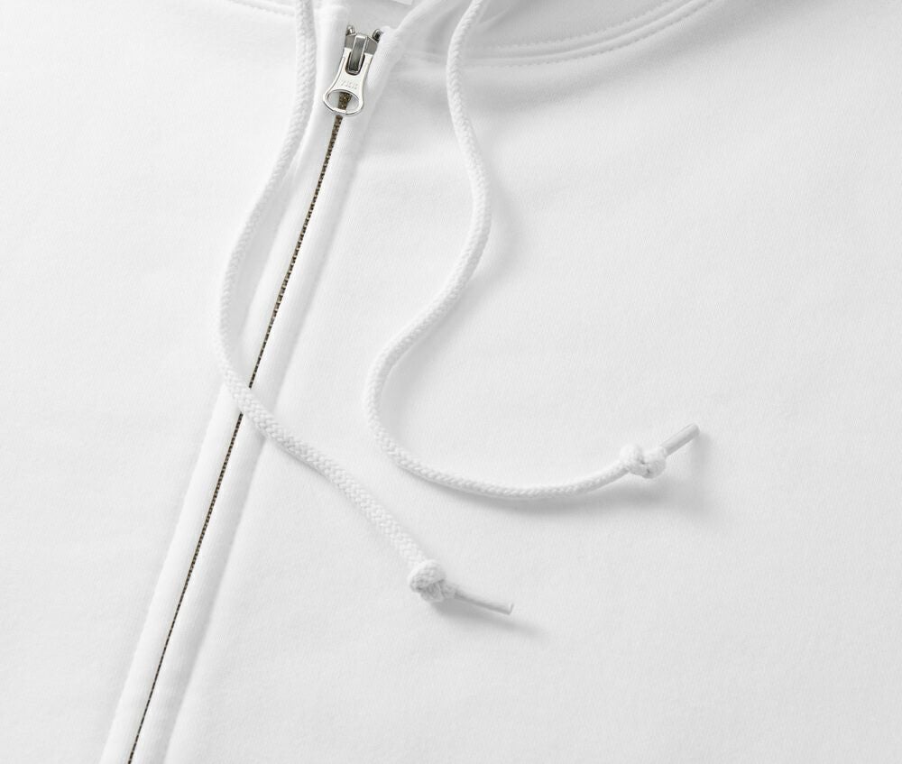 フードひもは丸ひも身頃同色、ひも先はセルチップ加工