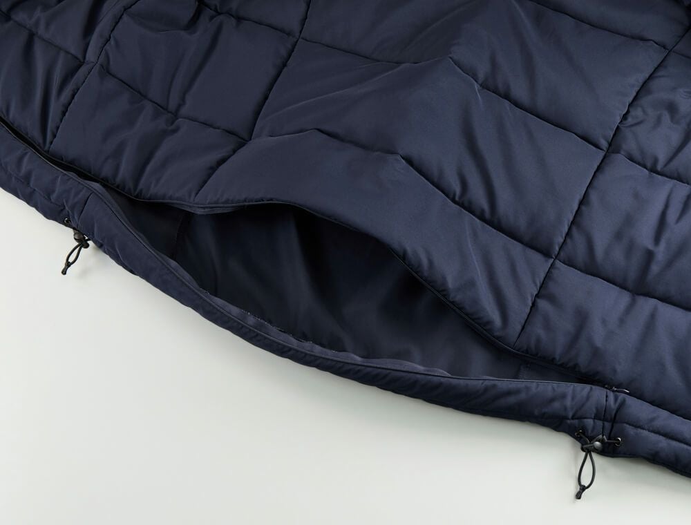 内側の裾部分にはプリント加工に便利なコンシールファスナー付き