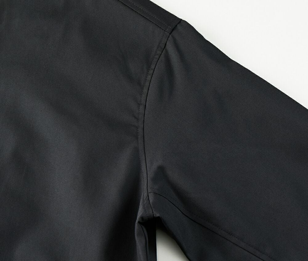 袖付けはセットインスリーブ仕様