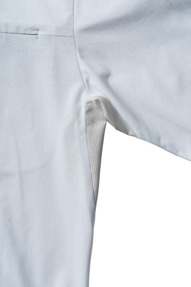 脇メッシュ<br>不快な蒸れを防止するメッシュ仕様