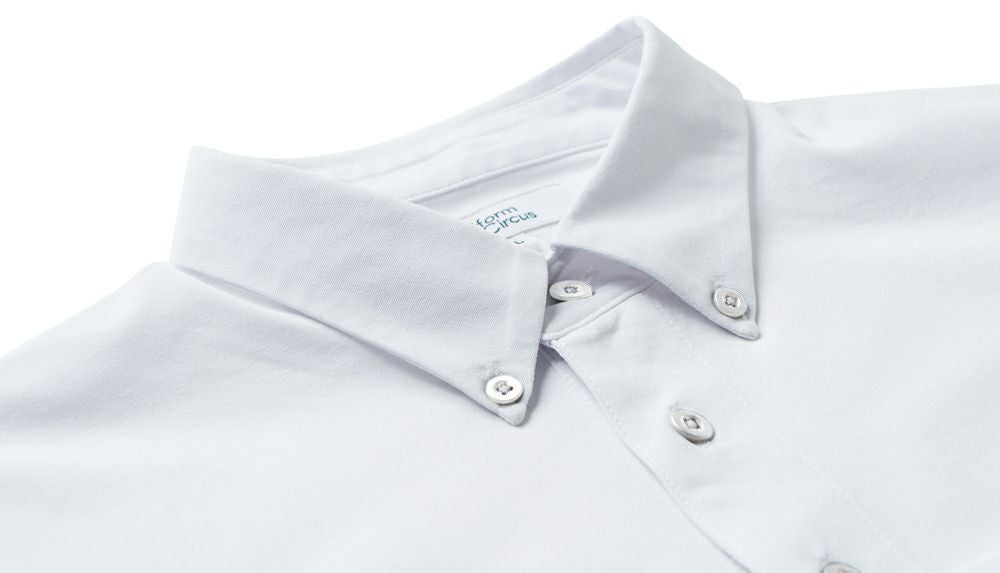 ボタンダウン<br>フォーマル感漂うボタンダウン仕様