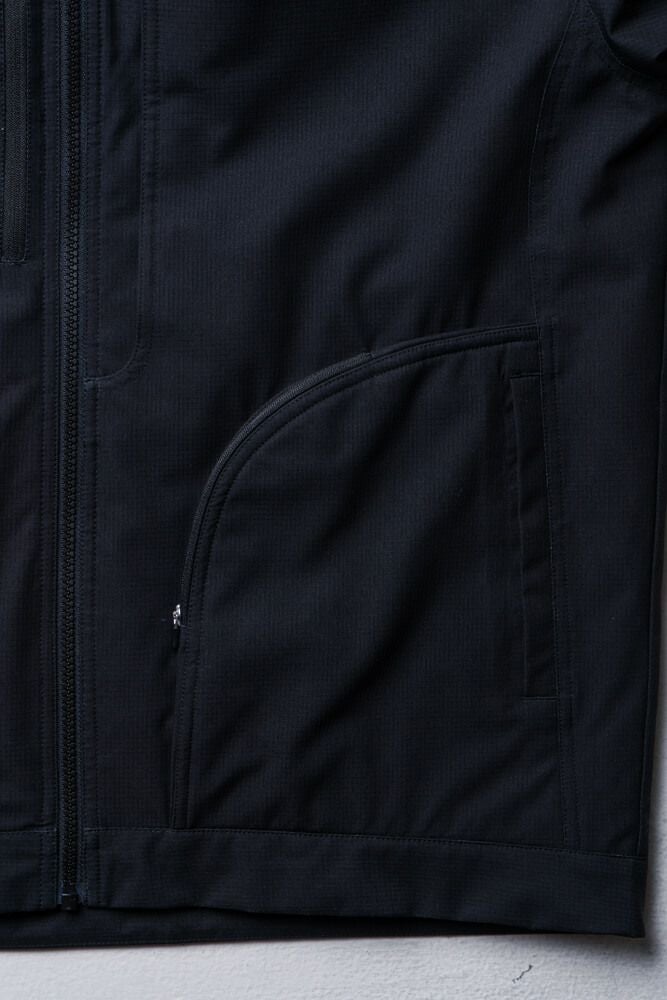 両脇ファスナーポケット